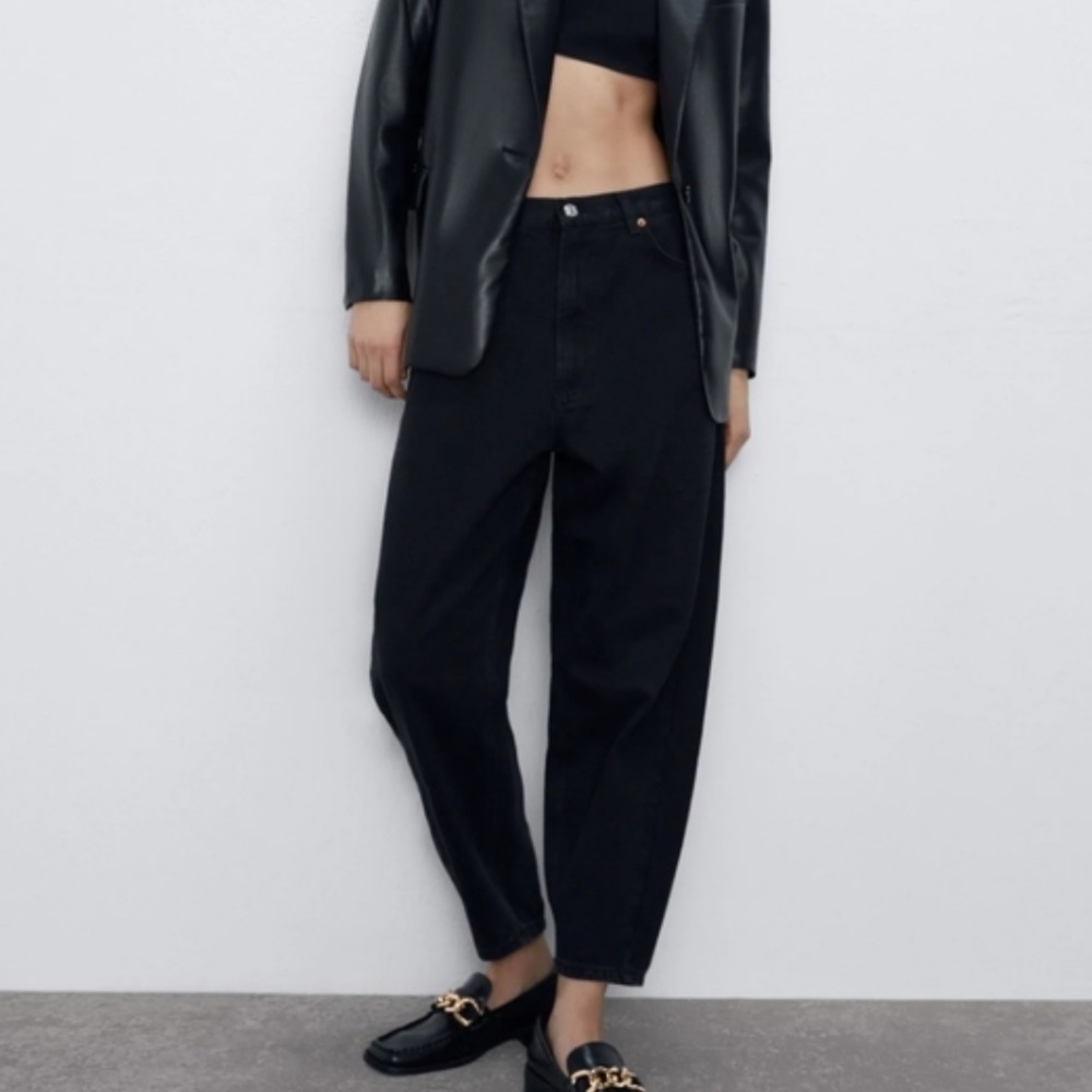 Zara Barrel Slouchy Petit Black Jeans US0 / 32 / XS NWT